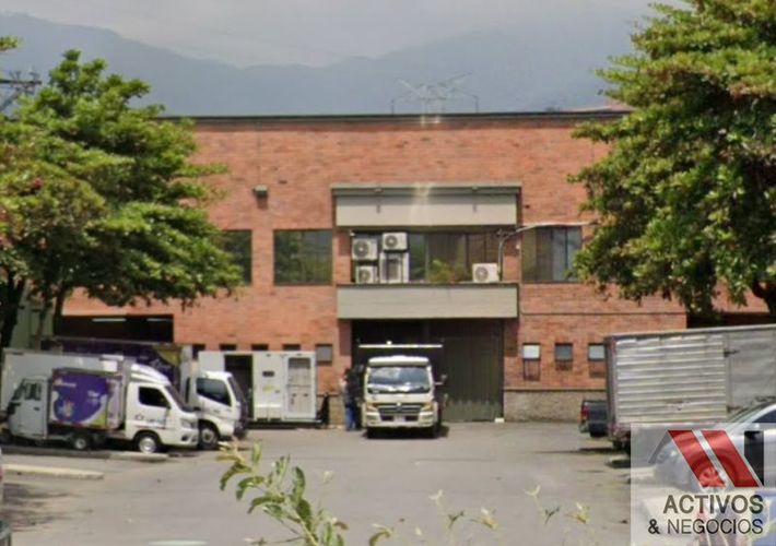 Bodega en arriendo en Las Vegas, Envigado, 640 m² · foto 3 de 4