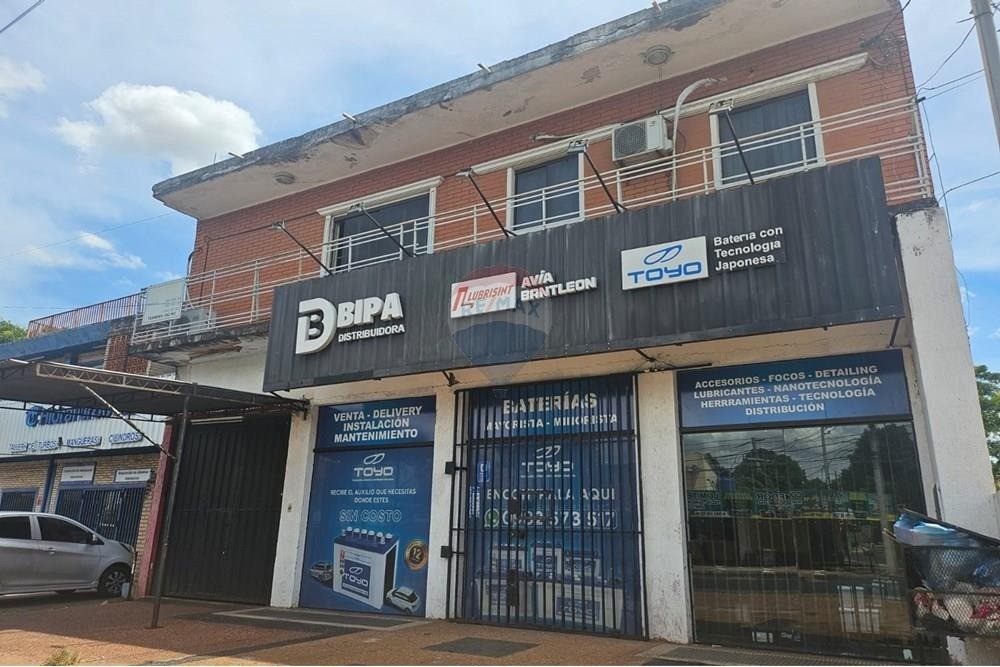 Vendo Casa con Salon Comercial SOBRE ACCESO SUR — foto 2