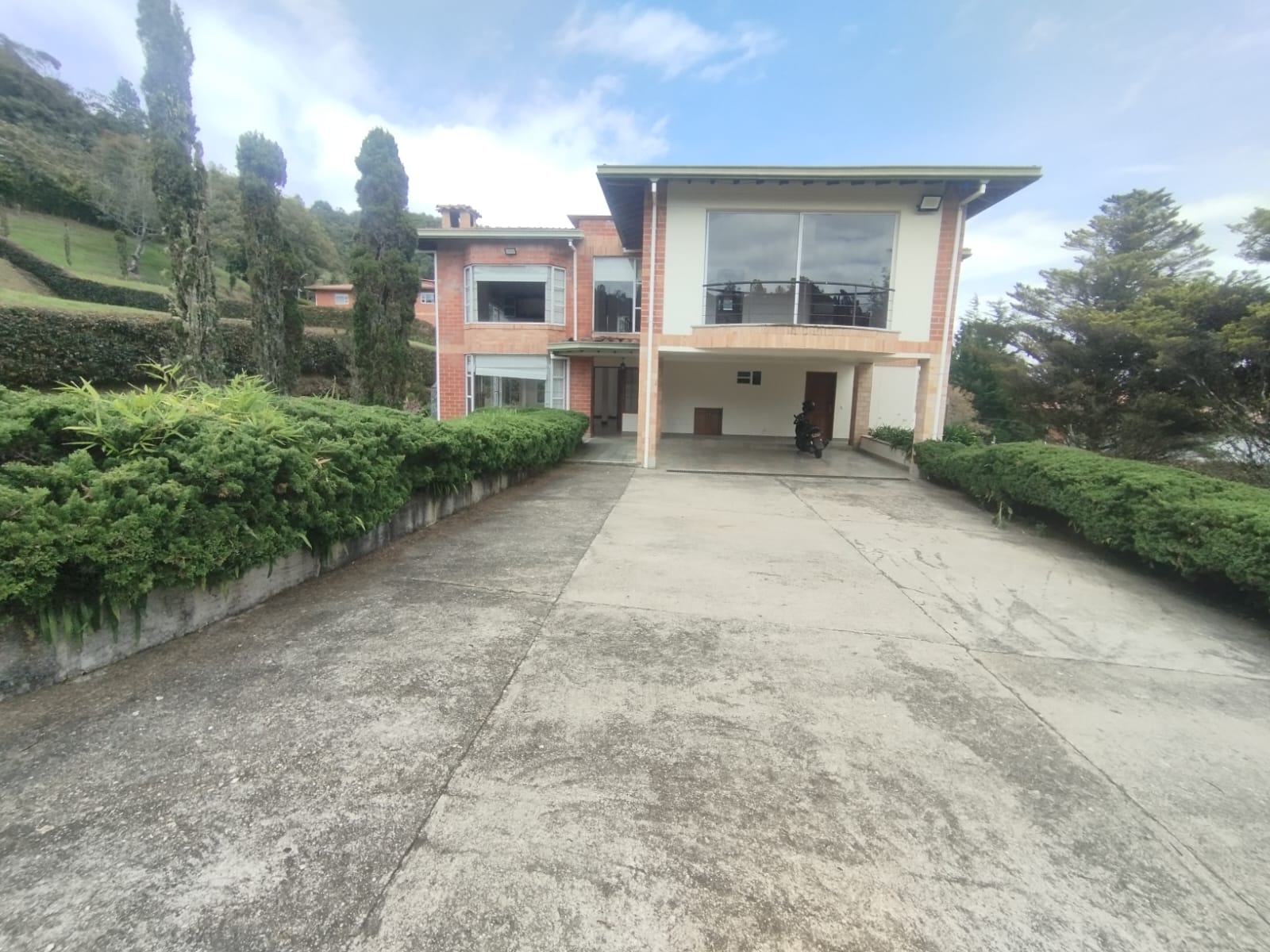 Casa Campestre en Arriendo en Loma del Escobero, Envigado en Escobero