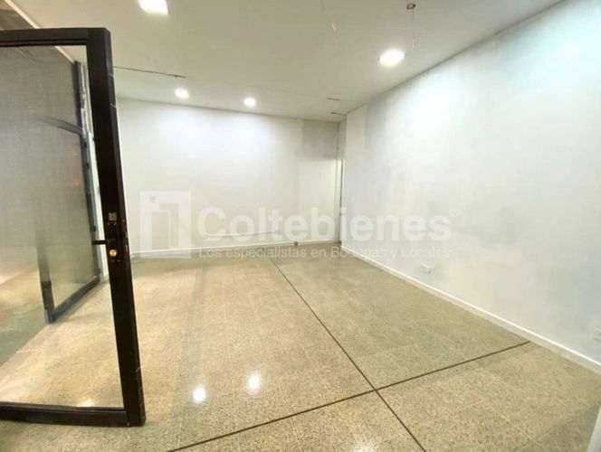 Local en arriendo en El Poblado, Medellín, 30 m² · foto 3 de 6