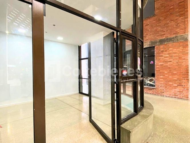 Local en arriendo en El Poblado, Medellín, 30 m² · foto 4 de 6