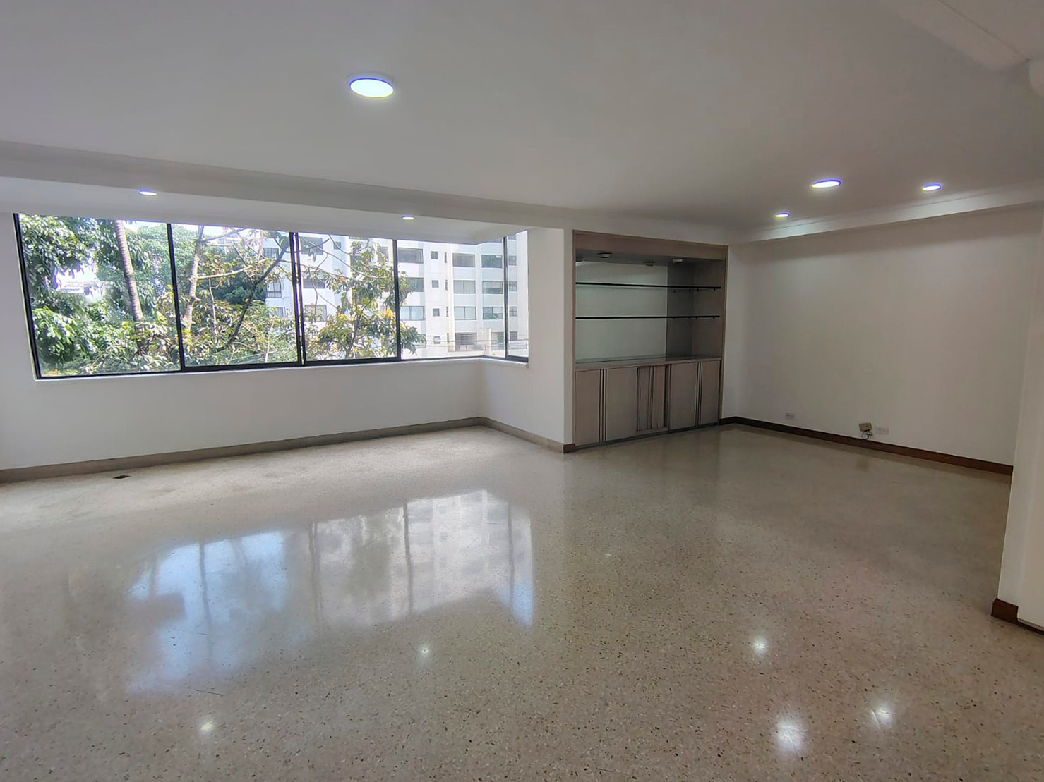 Apartamento en arriendo en El Poblado, Medellín · foto 2 de 19