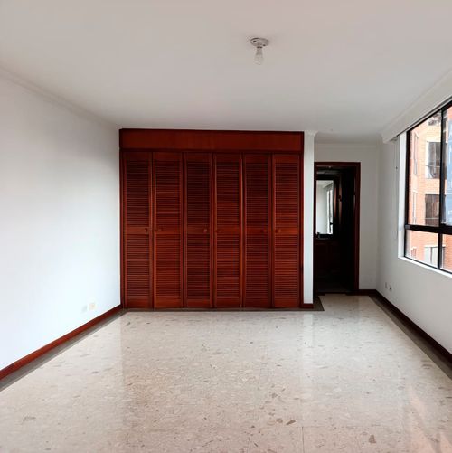 Apartamento de 3 alcobas en arriendo en El Poblado, Medellín, 138 m² · foto 8 de 15