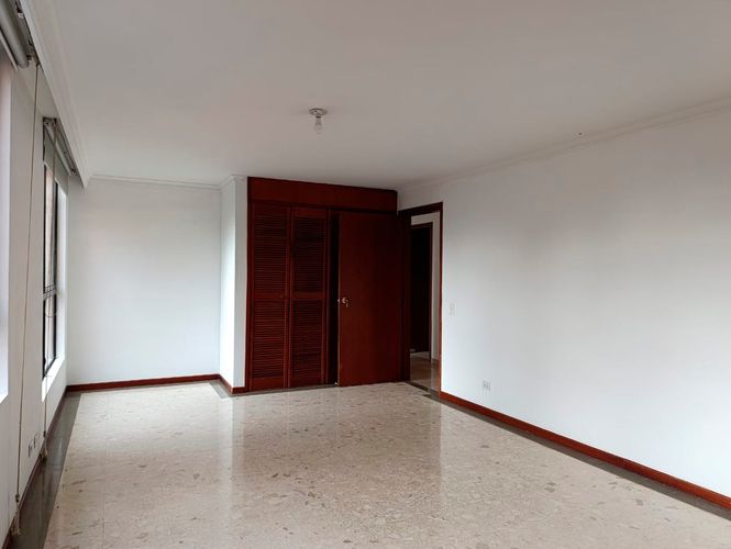 Apartamento de 3 alcobas en arriendo en El Poblado, Medellín, 138 m² · foto 9 de 15