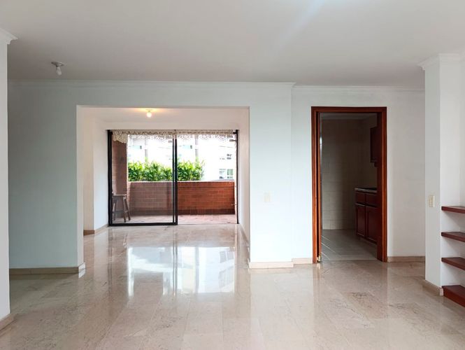 Apartamento de 3 alcobas en arriendo en El Poblado, Medellín, 138 m² · foto 2 de 15