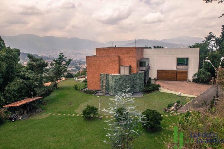 Casa de 4 alcobas en venta en Loma Del Escobero, Envigado · foto 9 de 20