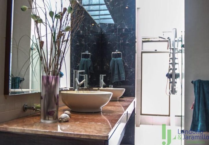 Casa de 4 alcobas en venta en Loma Del Escobero, Envigado · foto 12 de 20