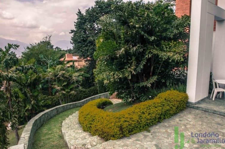 Casa de 4 alcobas en venta en Loma Del Escobero, Envigado · foto 15 de 20