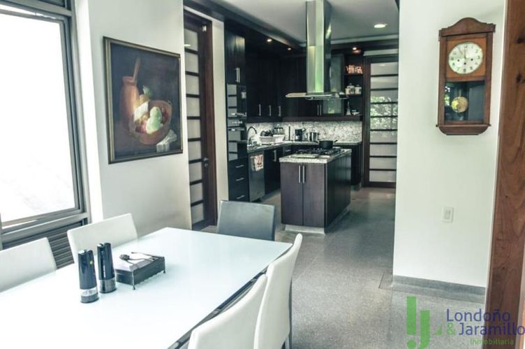 Casa de 4 alcobas en venta en Loma Del Escobero, Envigado · foto 18 de 20