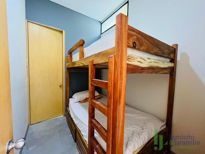Casa de 3 alcobas en venta en Loma Del Escobero, Envigado, 807 m² · foto 10 de 20