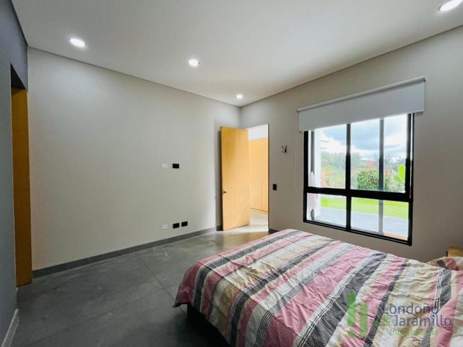 Casa de 3 alcobas en venta en Loma Del Escobero, Envigado, 807 m² · foto 15 de 20