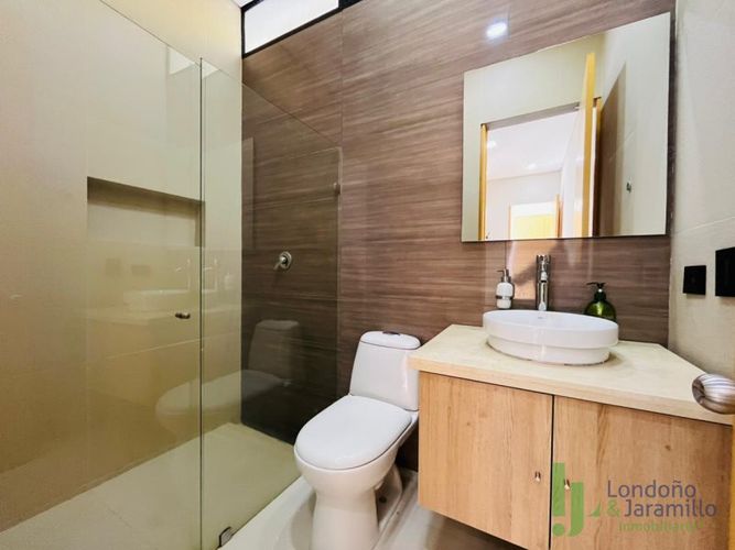 Casa de 3 alcobas en venta en Loma Del Escobero, Envigado, 807 m² · foto 16 de 20