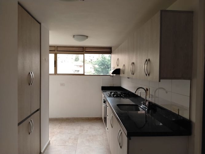 Apartamento de 3 alcobas en venta en El Poblado, Medellín, 112 m² · foto 2 de 18