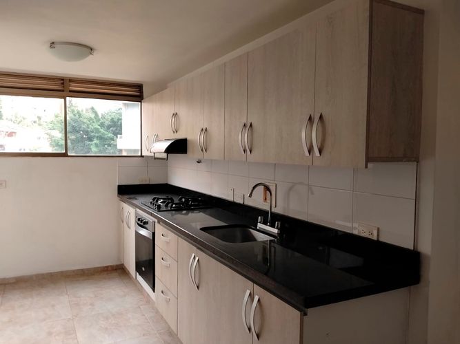Apartamento de 3 alcobas en venta en El Poblado, Medellín, 112 m² · foto 3 de 18