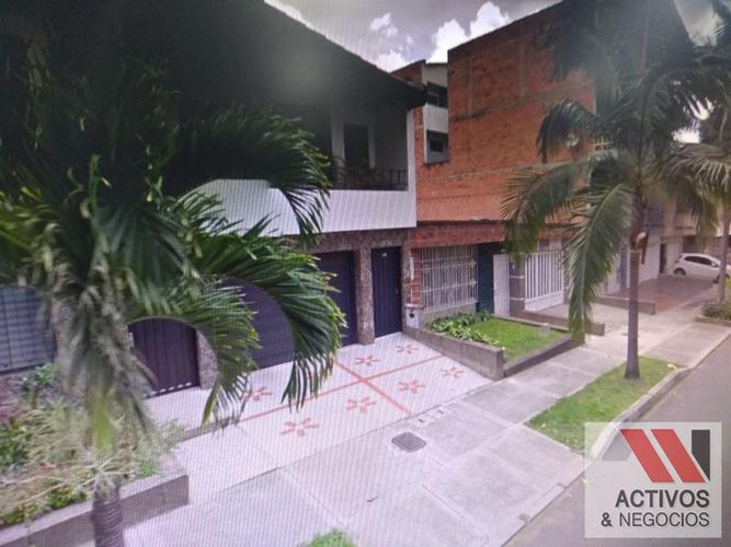Casa de 8 alcobas en venta en Laureles, Medellín, 403 m² · foto 2 de 4