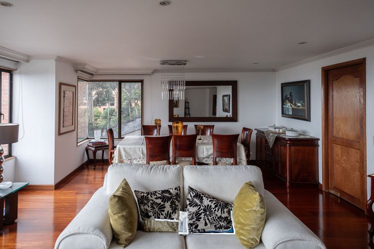 Apartamento de 3 alcobas en venta en El Refugio I, Bogotá, 150 m² · foto 3 de 22