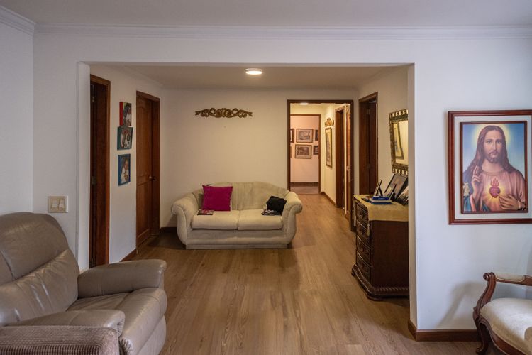 Apartamento de 3 alcobas en venta en El Refugio I, Bogotá, 150 m² · foto 16 de 22