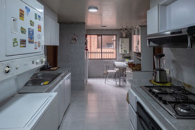 Apartamento de 3 alcobas en venta en El Refugio I, Bogotá, 150 m² · foto 18 de 22