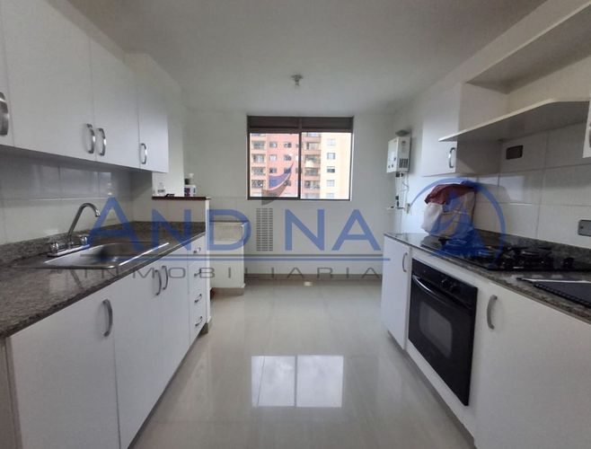 Apartamento de 4 alcobas en venta en Belén, Medellín, 120 m² · foto 5 de 17