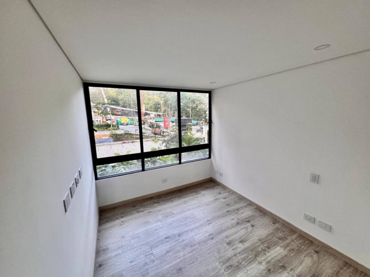 Apartamento en arriendo en Altos Del Poblado, Medellín · foto 3 de 19