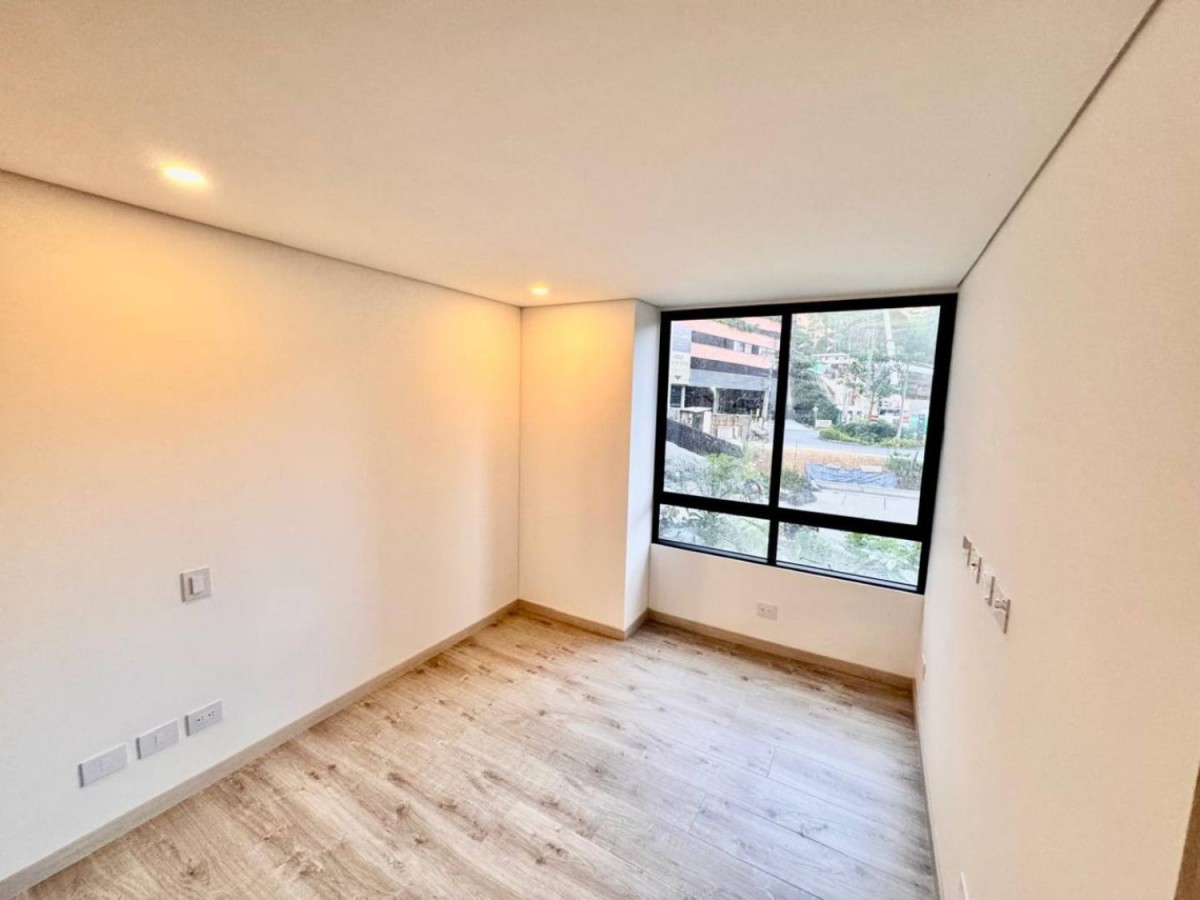 Apartamento en arriendo en Altos Del Poblado, Medellín · foto 4 de 19