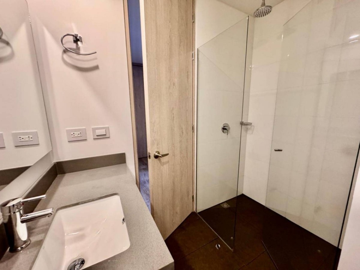 Apartamento en arriendo en Altos Del Poblado, Medellín · foto 8 de 19
