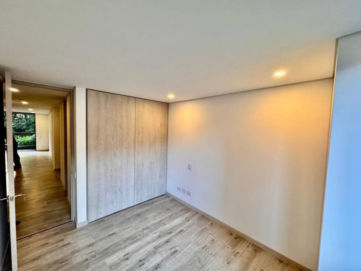 Apartamento en arriendo en Altos Del Poblado, Medellín · foto 9 de 19