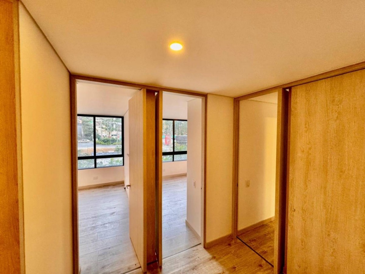 Apartamento en arriendo en Altos Del Poblado, Medellín · foto 10 de 19