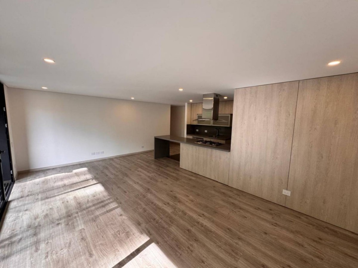 Apartamento en arriendo en Altos Del Poblado, Medellín · foto 14 de 19