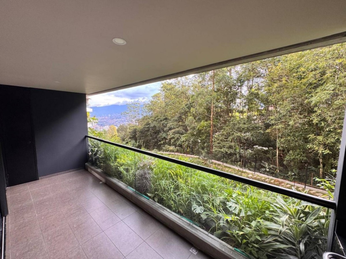Apartamento en arriendo en Altos Del Poblado, Medellín · foto 15 de 19