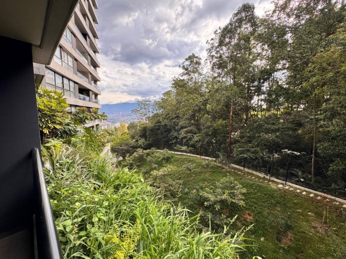 Apartamento en arriendo en Altos Del Poblado, Medellín · foto 17 de 19