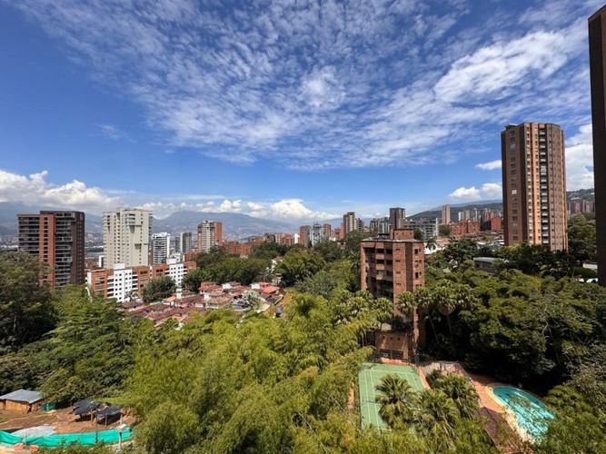 Apartamento de 3 alcobas en arriendo en Los Balsos, Medellín, 144 m² · foto 4 de 16