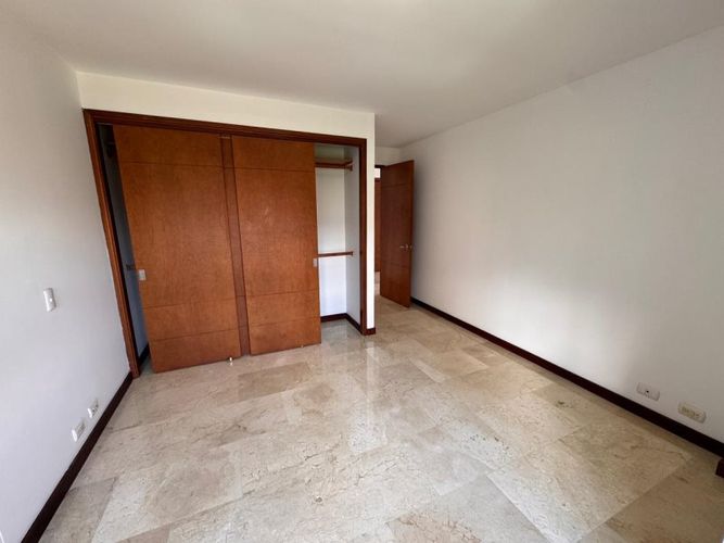 Apartamento de 3 alcobas en arriendo en Los Balsos, Medellín, 144 m² · foto 10 de 16