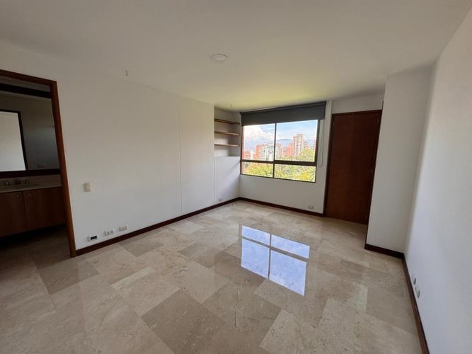 Apartamento de 3 alcobas en arriendo en Los Balsos, Medellín, 144 m² · foto 11 de 16
