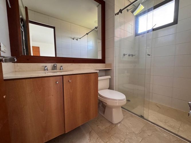 Apartamento de 3 alcobas en arriendo en Los Balsos, Medellín, 144 m² · foto 13 de 16