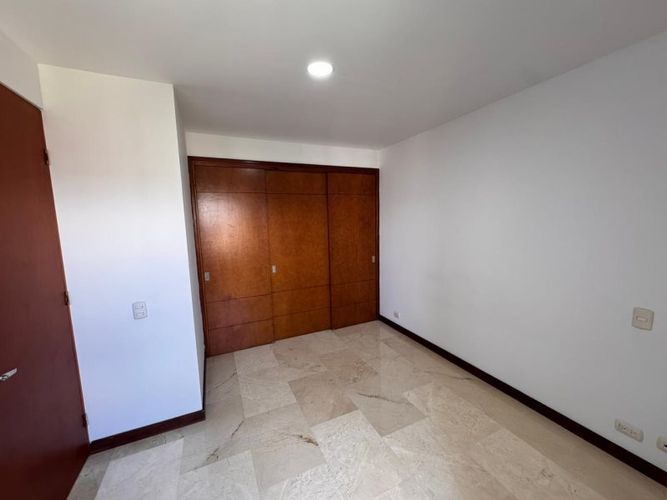 Apartamento de 3 alcobas en arriendo en Los Balsos, Medellín, 144 m² · foto 14 de 16