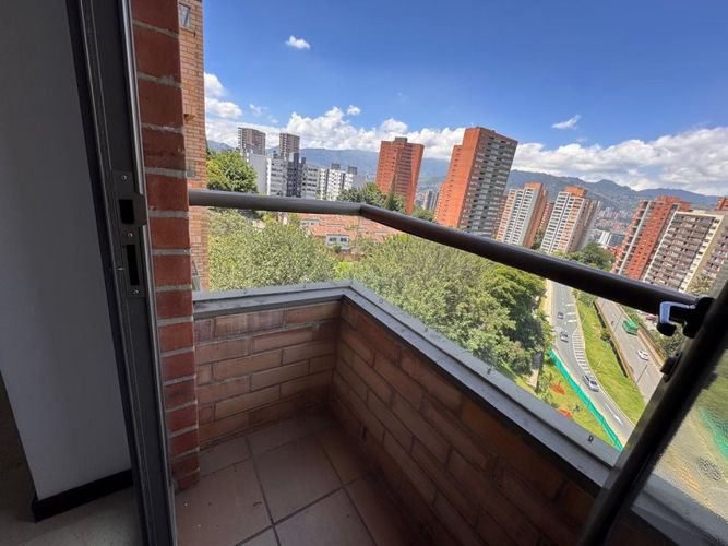 Apartamento de 3 alcobas en arriendo en Los Balsos, Medellín, 144 m² · foto 15 de 16