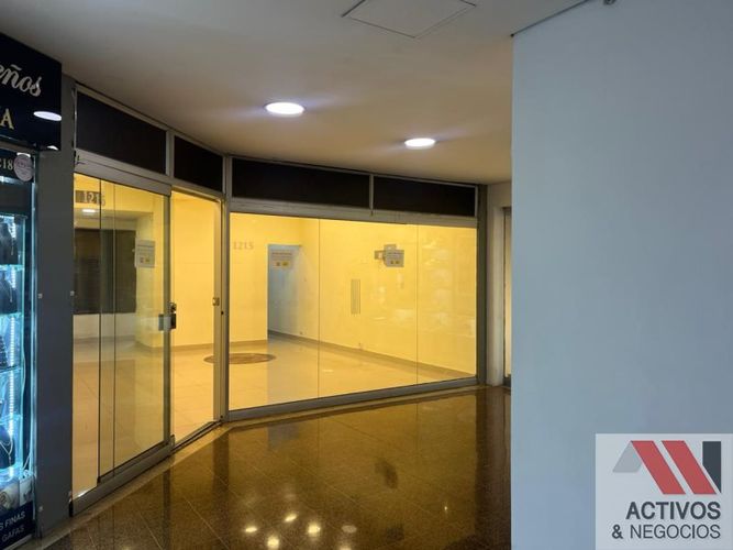 Local en arriendo en El Poblado, Medellín, 44 m² · foto 2 de 12