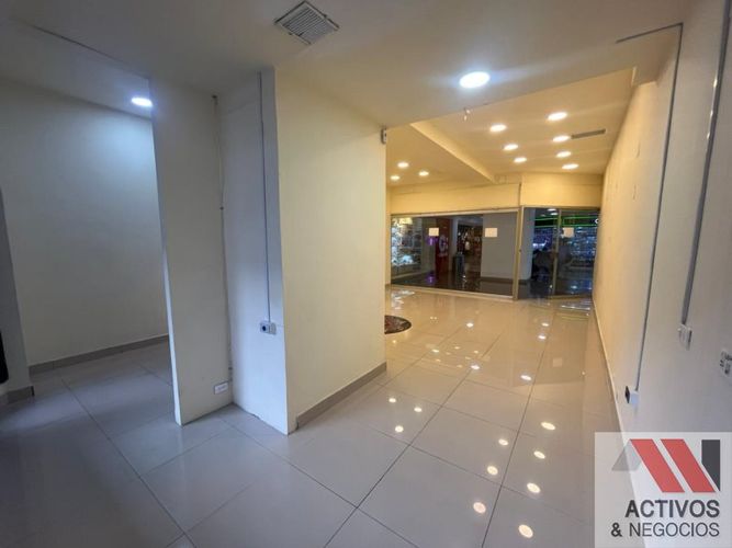 Local en arriendo en El Poblado, Medellín, 44 m² · foto 6 de 12