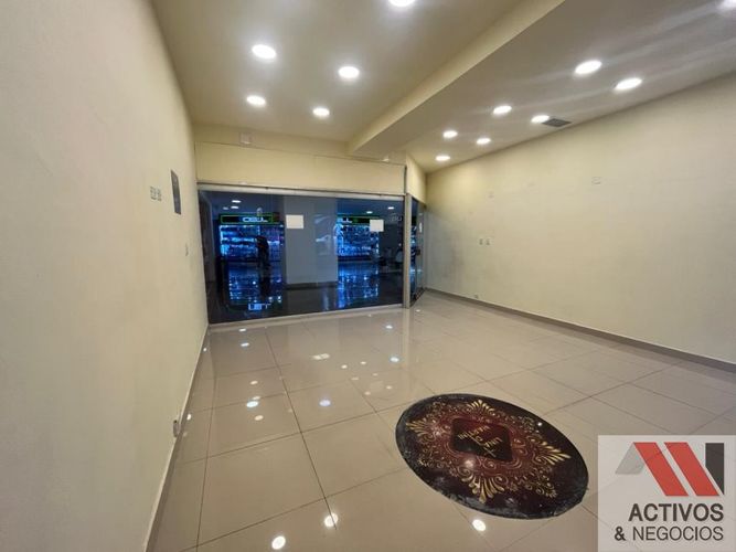Local en arriendo en El Poblado, Medellín, 44 m² · foto 9 de 12