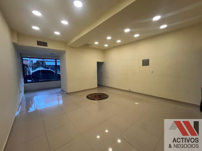 Local en arriendo en El Poblado, Medellín, 44 m² · foto 10 de 12