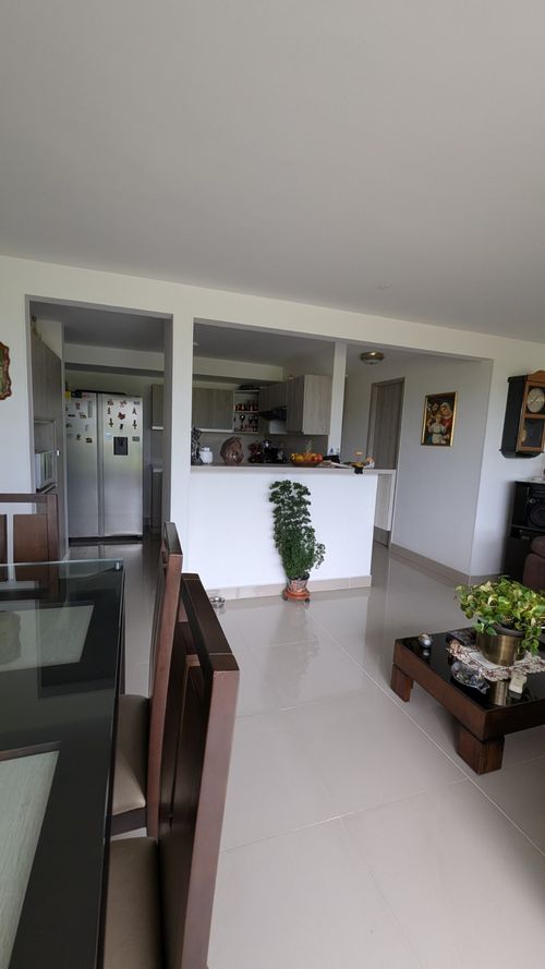 Apartamento de 3 alcobas en venta en Cr. Los Naranjos, Jamundí, 119 m² · foto 2 de 20