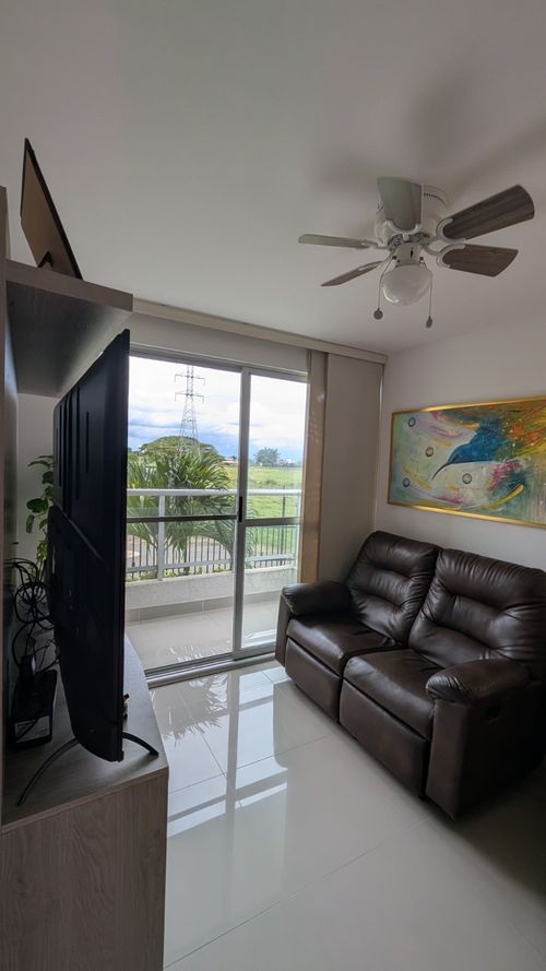 Apartamento de 3 alcobas en venta en Cr. Los Naranjos, Jamundí, 119 m² · foto 12 de 20
