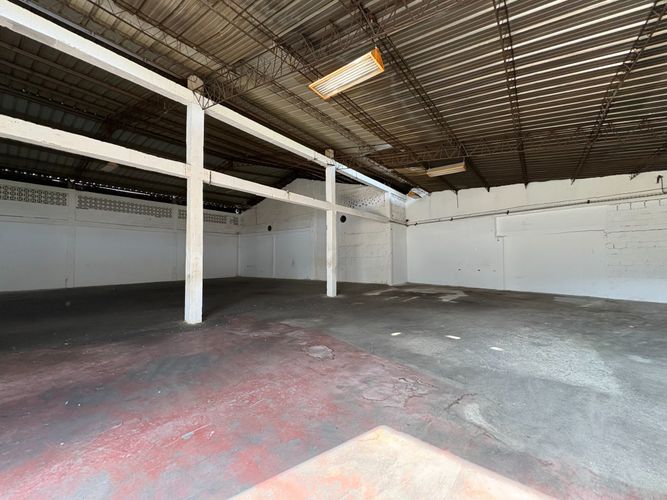 Bodega en venta en Kennedy, Bucaramanga, 1800 m² · foto 4 de 12