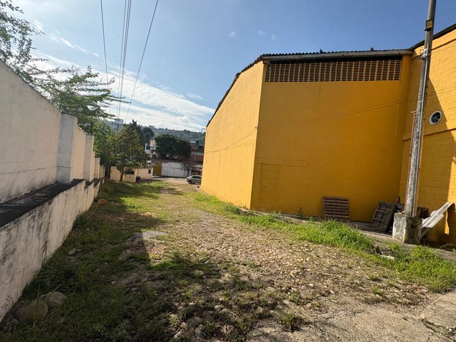 Bodega en venta en Kennedy, Bucaramanga, 1800 m² · foto 8 de 12