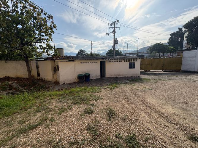 Bodega en venta en Kennedy, Bucaramanga, 1800 m² · foto 9 de 12