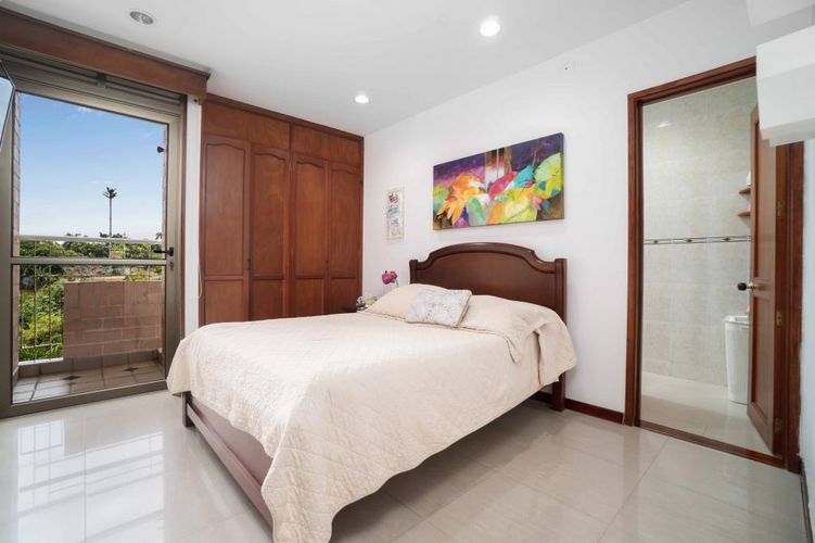 Apartamento de 5 alcobas en venta en Ciudad Jardin, Cali, 330 m² · foto 5 de 22