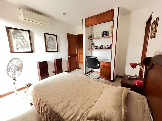 Apartamento de 5 alcobas en venta en Ciudad Jardin, Cali, 330 m² · foto 15 de 22