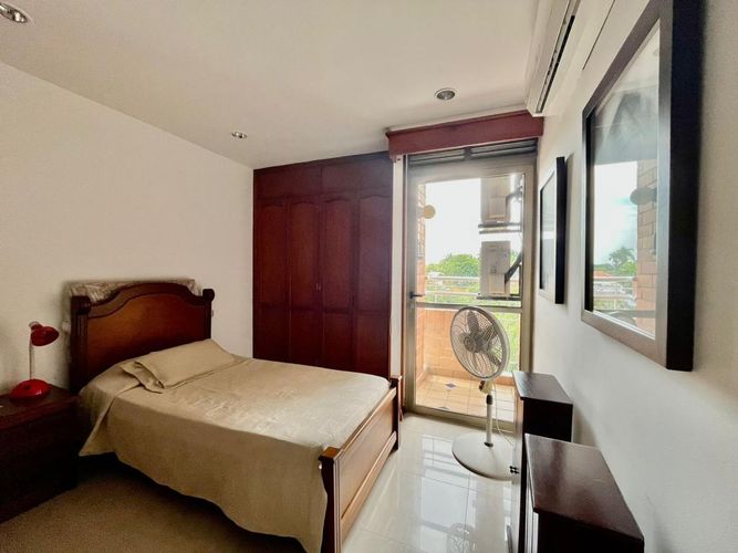 Apartamento de 5 alcobas en venta en Ciudad Jardin, Cali, 330 m² · foto 16 de 22
