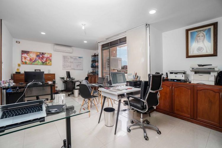 Apartamento de 5 alcobas en venta en Ciudad Jardin, Cali, 330 m² · foto 18 de 22